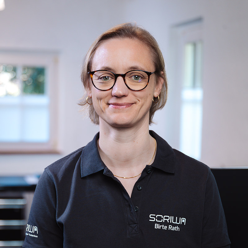 Ein Portraitfoto von Birte Rath, Mitarbeiterin der SORIWA GmbH